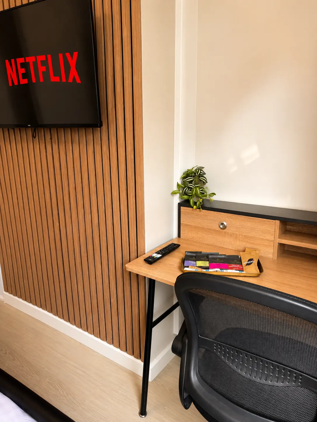 Desk and workspace with complimentary tea and coffee tray at the Wellingborough Luxury Staycation
